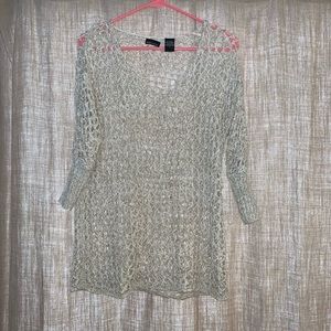 Beautiful long sleeve shirt with gold accents